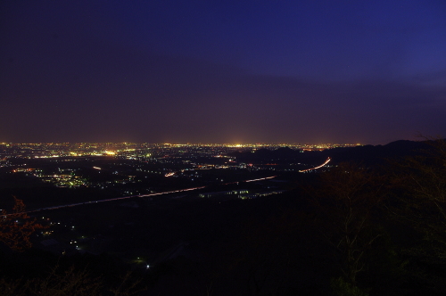 ����100���N�L�O��